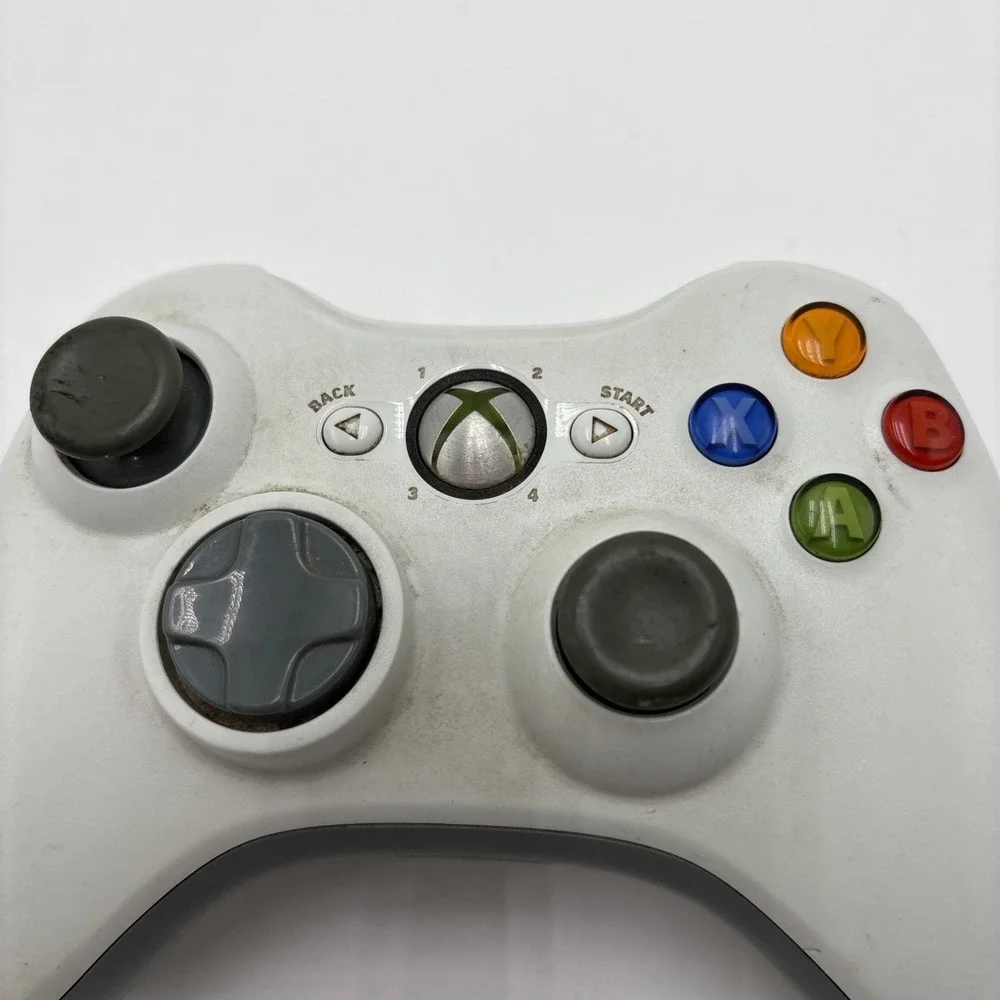 Xbox‎ Wireless Controller White 2 AA Batteries For Parts Not Tested